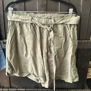 Wishlist paperbag cargo shorts